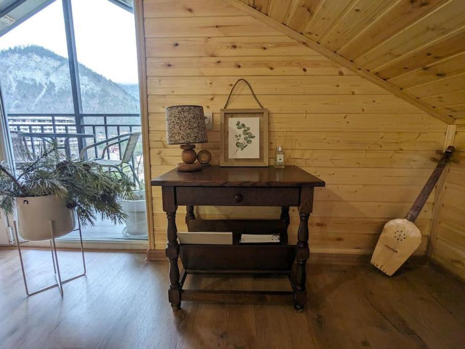 Unforgettable Attic With Balcony In Borjomi Apartment Exterior photo
